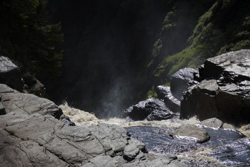 Chute d'eau et Rivière