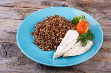 Buckwheat porridge served with steamed chicken