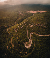 Lineas infinitas en las carreteras de montaña, La Riba.