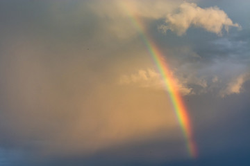 Obraz premium a rainbow in the sky