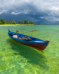 Fototapeta na wymiar Traditional boat with Clean sea wonderfull Indonesia 