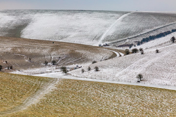 A snowy South Downs landscape, near Lewes in Sussex © lemanieh
