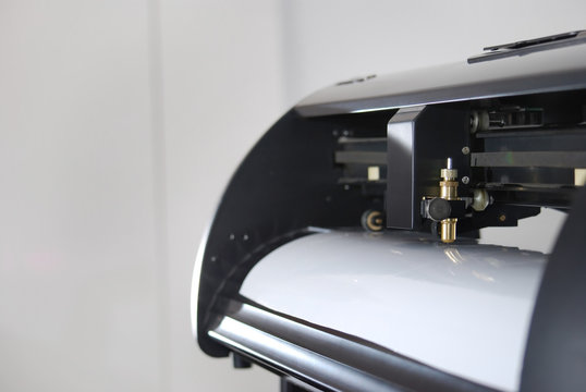 Plotter de corte. Plotter para corte de vinilo. Cutter Machine. Cutting Plotter