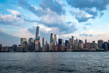 Fototapeta na wymiar downtown Manhattan skyscraper across the Hudson river