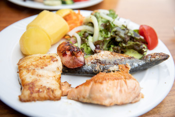 grilled fish with vegetables