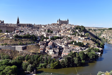 Fototapeta na wymiar The Alcazar of Toledo and citadel of Toledo in the afternoon, Spain