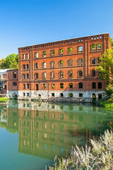 Obraz premium Destroyed manor on the river Vorgol