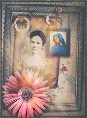 Foto op Canvas Oude en ouderwetse achtergrond met spookachtig sprookjesvenster en fantastische bloem © Rosario Rizzo