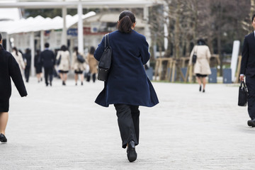 スーツの女性の後ろ姿の風景 Business Wall Mural Busine Paru
