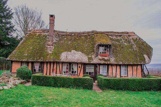 Chaumiere Bilder Durchsuchen 1,078 Archivfotos, und