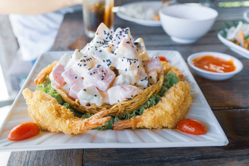 Shrimp Fried Salad with cream