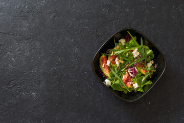 Figs, goat cheese and greens salad