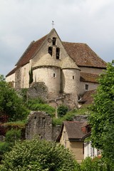 Fototapeta na wymiar le village médiéval de Creysse dans le Lot,vallée de la Dordogne