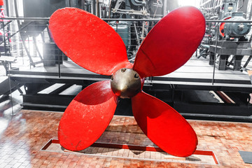 Red Ship screw propeller