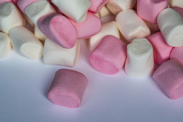 Obraz na płótnie Canvas Pink and white marshmallow texture background