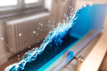 A physical experiment with a liquid and waves © EdNurg