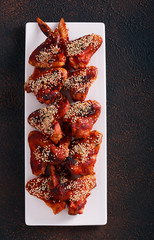 Spicy chicken wings with sesame