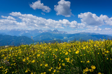 Kronplatz 2018-13   Panorama mit Blick vom Kronplatz auf die Dolomiten nach Süd Westen.