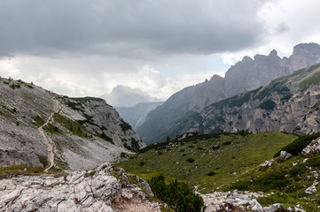 Obraz premium Rugged Mountain Ranges in Tre Cima Natural Park Area in the Italian Dolomites.