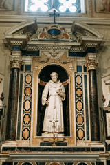 Obraz premium Beautiful streets and courtyards of Naples, historical sites and sculptures of the city. The monuments and architecture of ancient Italy. panorama of the city, species and tourist places. 