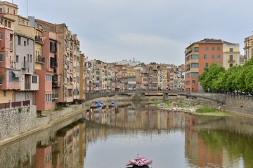Fototapeta na wymiar ジローナ　橋のある風景