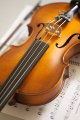 Fototapeta premium Violín y partitura