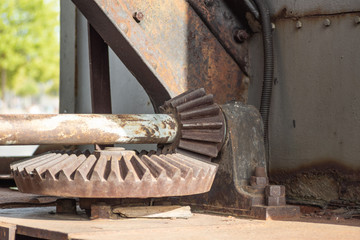 Alte Maschine, verrostete Zahnräder