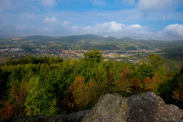 Fototapeta na wymiar Blick vom Maßkopf oberhalb von Seligenthal in Thüringen