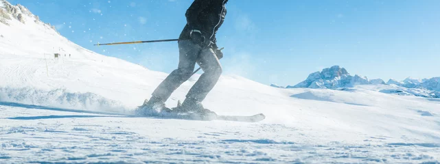 Fototapete Wintersport Skifahrer in den Bergen