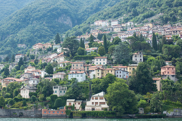 Naklejka premium Lake Como close up on houses