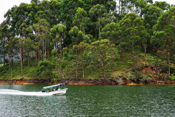 Fototapeta na wymiar Guatape Lake (El Penol) in Antioquia, Colombia, South America