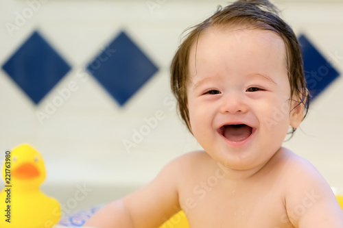 Baby Boy Taking A Bath In A Big Bath Tub Stockfotos Und