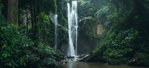 Fotobehang Natuur Waterval Waterval in de natuur reizen mok fah waterval