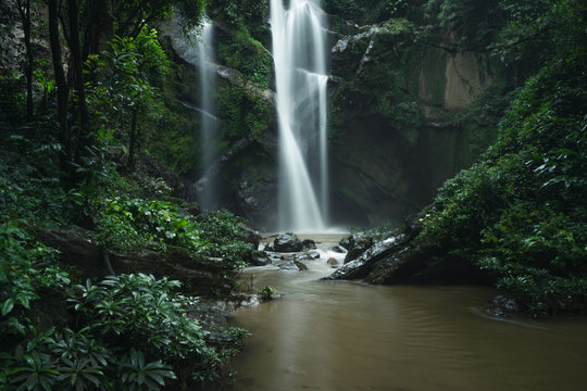 Fototapeta Waterfall Waterfall in nature travel mok fah waterfall
