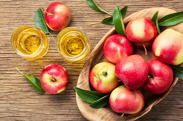 Apple cider cocktail