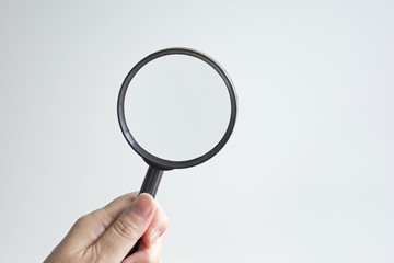 虫眼鏡　白バック



