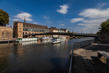 Obraz premium Brücke über die Fulda in Kassel