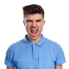 Obraz premium furious casual man screams