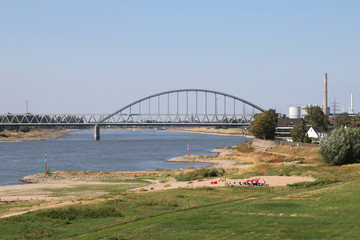 eisenbahnbrücke düsseldorf