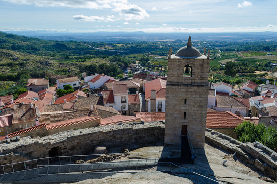 Vista de la poblaci&oacute;n de Castelo Novo. Una de las aldeas hist&oacute;ricas de Portugal.