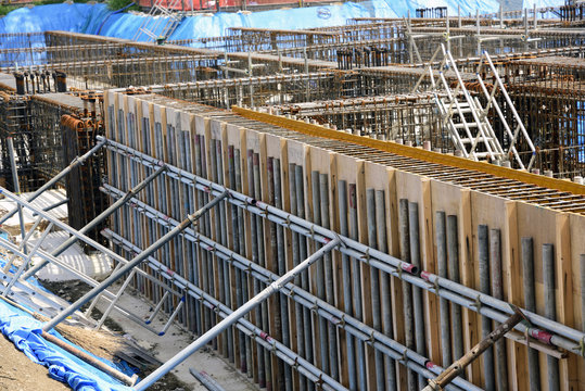 Formwork construction; molding for concrete
