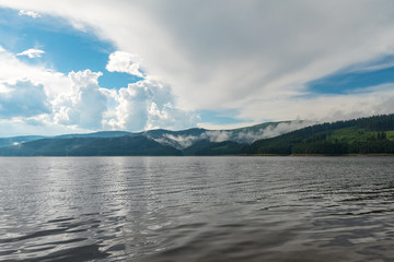 Fototapeta na wymiar Mountain lake 
