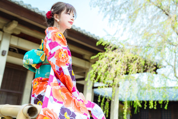 着物の女性