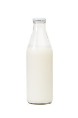 Botella de leche sobre fondo blanco aislado. Vista de frente. Copy space