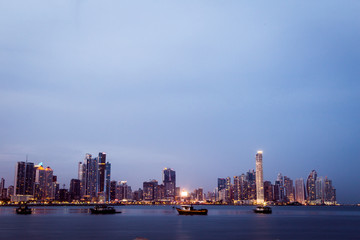 Fototapeta premium Ville Capitale Panama City Amérique centrale Buildings Bâtiments Nuit