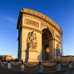 Fototapeta na wymiar Beautiful view of the Arc de Triomphe at sunset in Paris, France