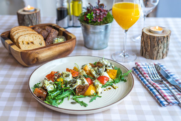 Salad with mozzarella