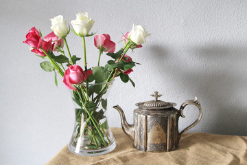 antique teapot & roses