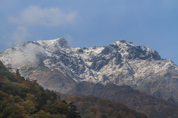 Naklejka premium 秋の谷川岳の風景