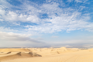 Dunes de sable dans le désert de Huacachina au Pérou Aventure Excursion 